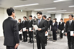 20250401_入庁式・永年勤続表彰_0117.jpg