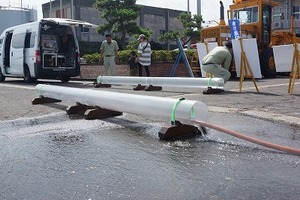 下水道管点検車・清掃車の実演 (2).jpg