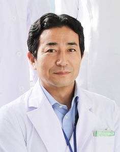 日下部先生写真データ.jpg